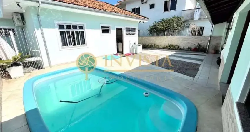 À venda no bairro flor de nápoles! piscina privativa, 3 quartos, edícula e área com churrasqueira.