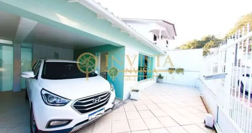 Casa com 2 quartos à venda, próxima à UFSC com 2 vagas - Saco dos Limões, em Florianópolis.