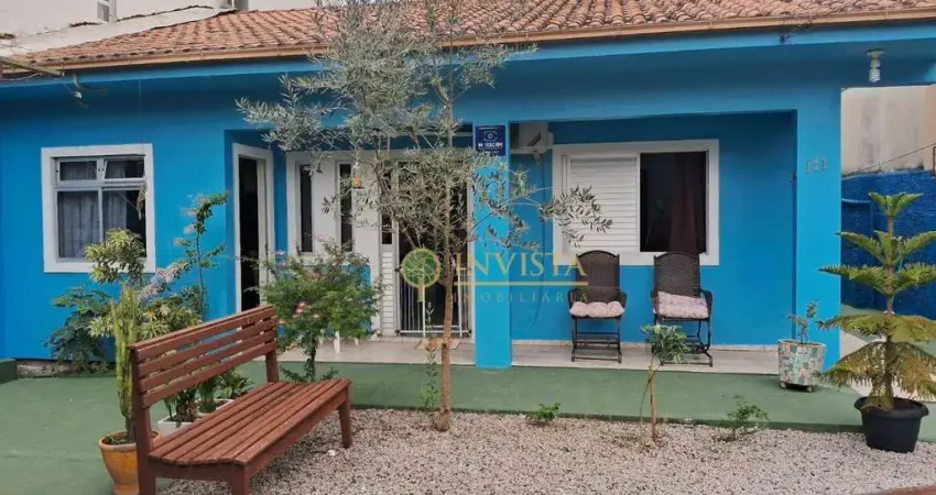 Oportunidade de rentabilidade! casa a 500 metros da praia à venda na barra da lagoa.