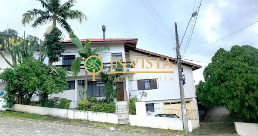 À venda | vista panorâmica, 6 quartos, mezanino e 4 vagas de garagem - trindade, em florianópolis.