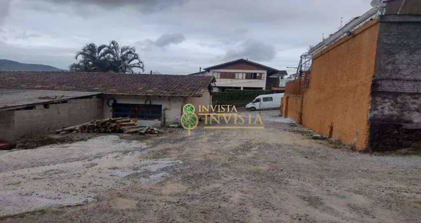 Terreno residencial e comercial com 1600m² à venda na trindade.
