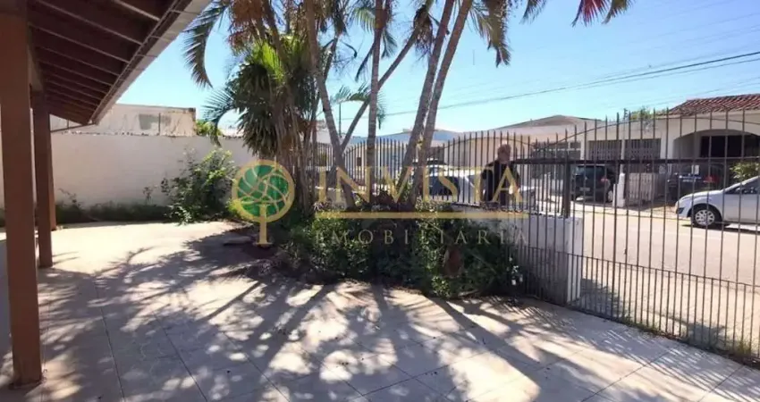 À venda no bairro balneário do estreito! 264m², 4 quartos e 2 vagas de garagem.