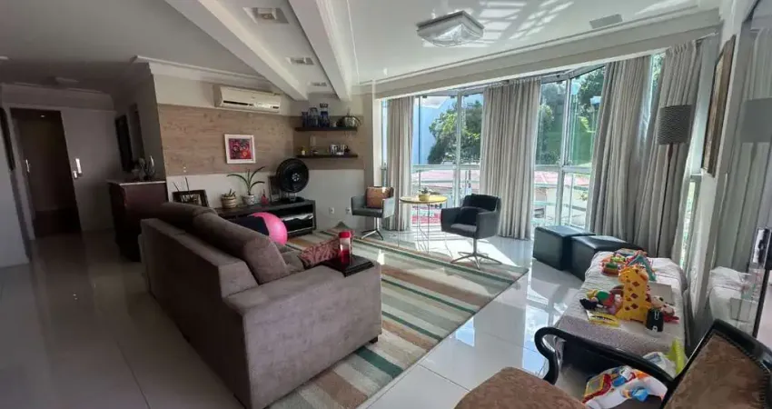 À venda no Pantanal, próximo a UFSC! Cobertura com 3 quartos e 1 vaga de garagem.