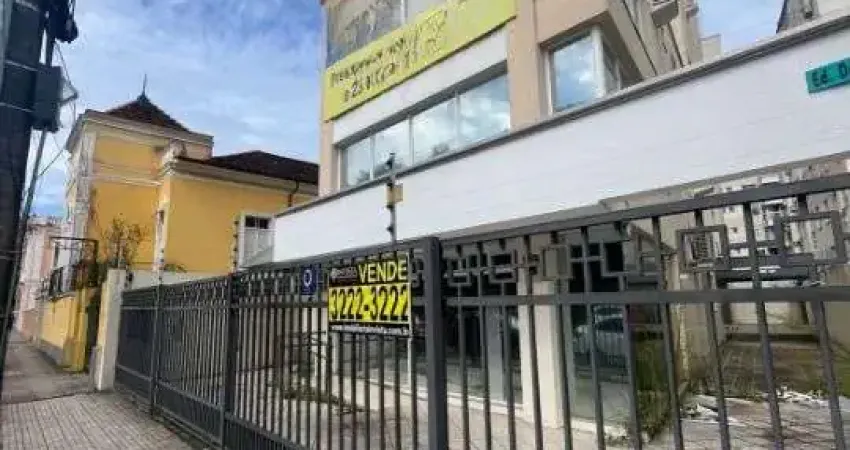 Prédio com 7 pavimentos e 1900m² - à venda no centro de florianópolis.