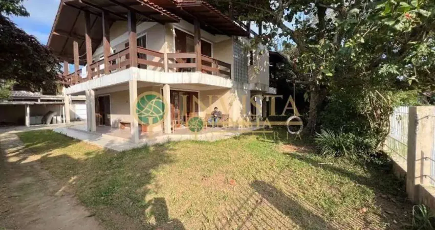 À venda | 837 m², frente mar, 7 quartos e 6 vagas - pinheira, palhoça/sc.
