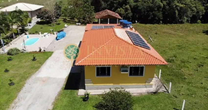 Casa com 3 quartos à venda em biguaçu! piscina privativa, aquecimento solar e 10 vagas de garagem.