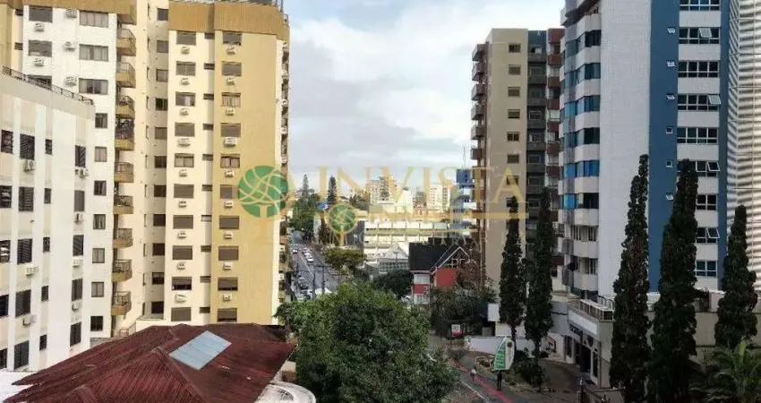 3 quartos sendo 2 suítes e 3 vagas no Centro - Á venda em Florianópolis