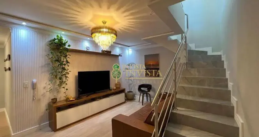 Duplex com terraço privativo, 3 quartos e 2 vagas à venda na Praia dos Ingleses.