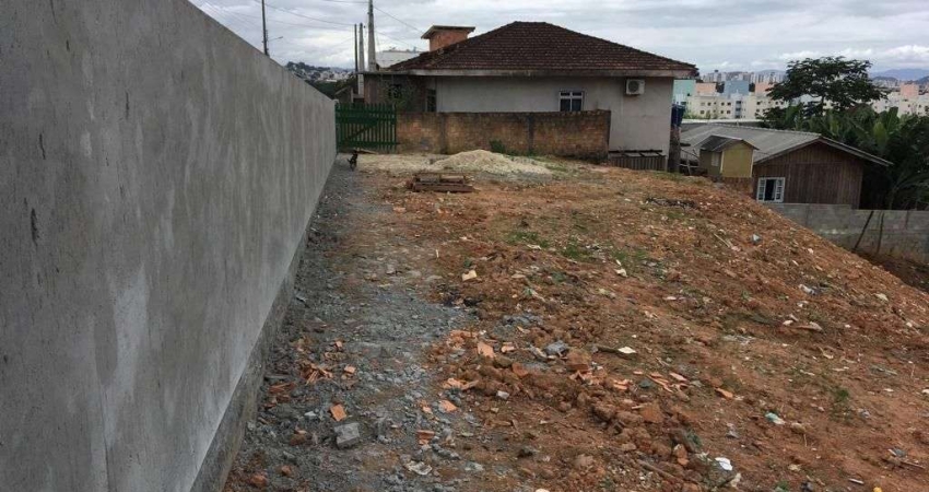 À venda | Terreno com 739 m² - Bela Vista, em Palhoça.