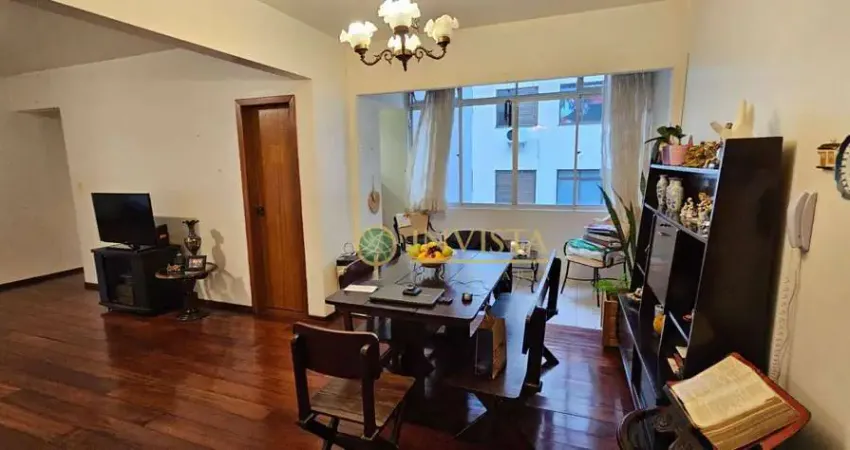 À venda | 140 m², Andar alto, 3 quartos e 1 vaga - Centro de Florianópolis.