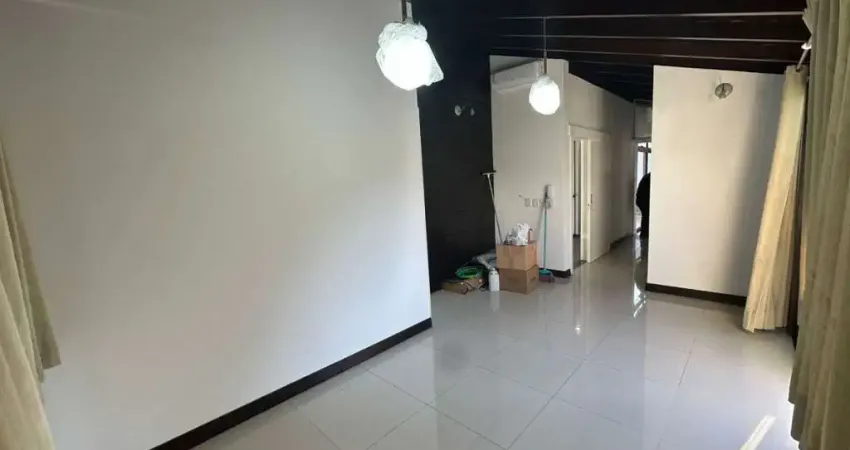 Locação | 55 m², 1 quarto e terraço privativo - Centro, em Florianópolis.