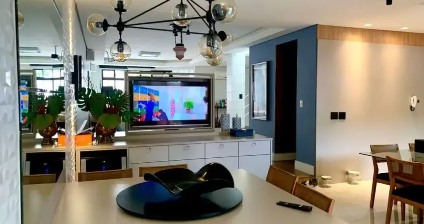 Mobiliada, com 4 quartos sendo 1 suíte e área de lazer ampla com piscina