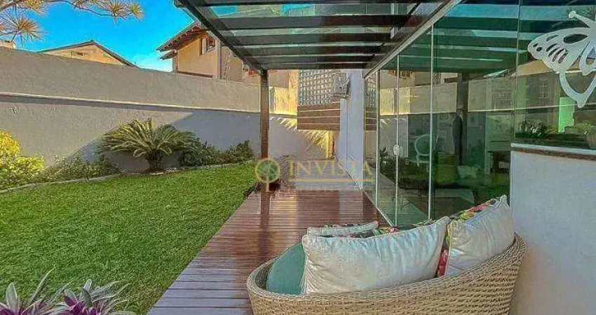 À venda | 300 m², área gourmet, 3 quartos e 4 vagas – Próxima à Praia do Bom Abrigo, em Florianópolis.