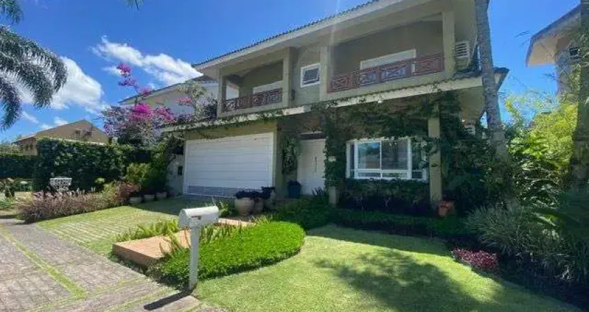 3 suítes, piscina e 2 vagas próximo ao mar em jurerê internacional.