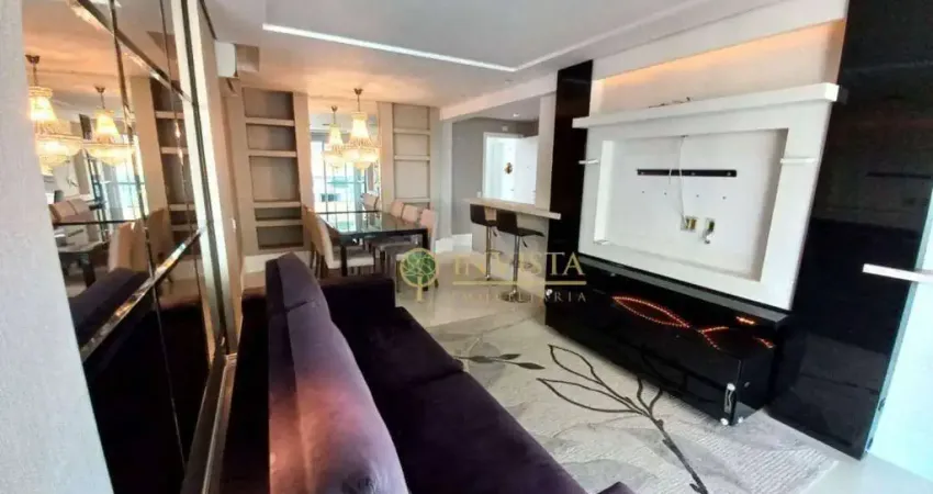 Locação -  Mobiliado, 97m² de área privativa, 2 suítes e vaga de garagem dupla - Centro de Florianópolis