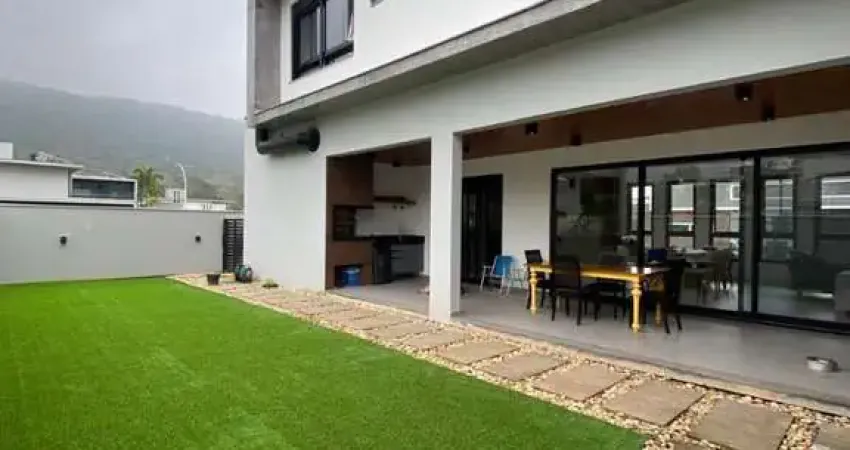 4 quartos em condomínio fechado com infraestrutura de lazer completa à venda no ratones em florianópolis.