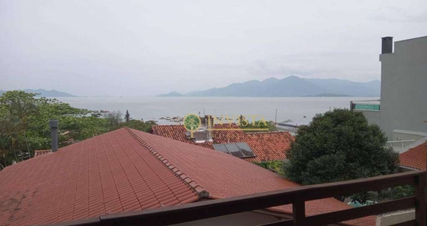 Casa com piscina, vista mar e 3 quartos à venda no bairro Itaguaçu.