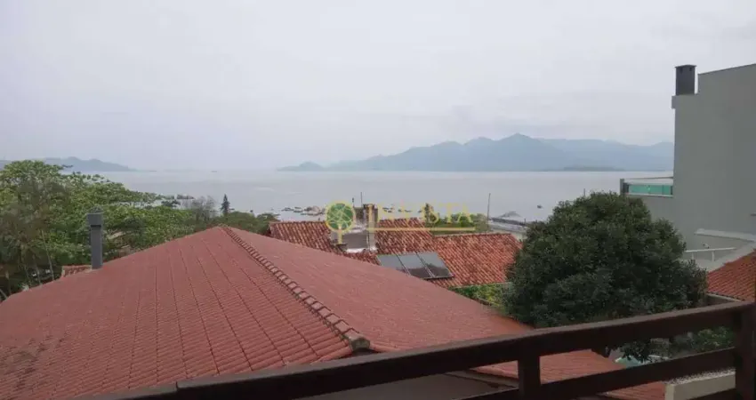 Casa com piscina, vista mar e 3 quartos à venda no bairro itaguaçu.