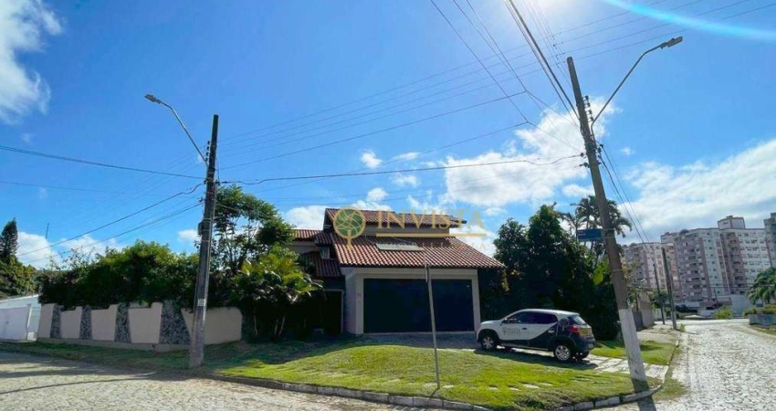 À venda | 540 m², 2 pavimentos, churrasqueira e 3 quartos - Parque São Jorge / Itacorubi.