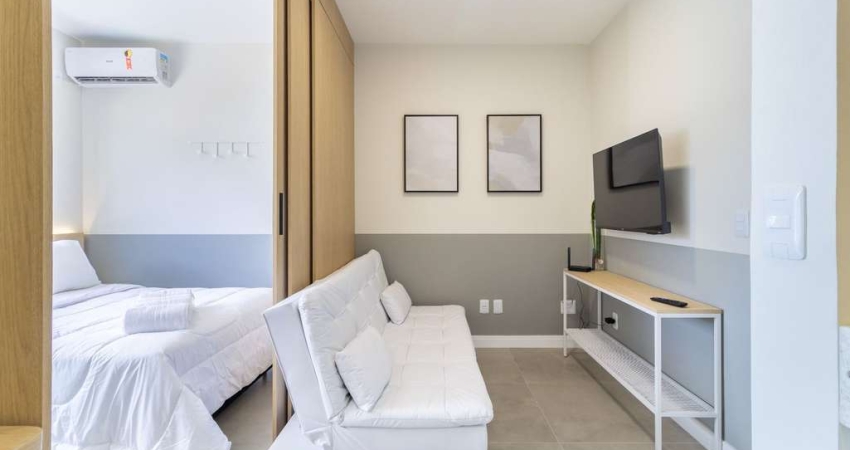 À venda | Studio mobiliado, com 1 vaga - Centro, em Florianópolis.