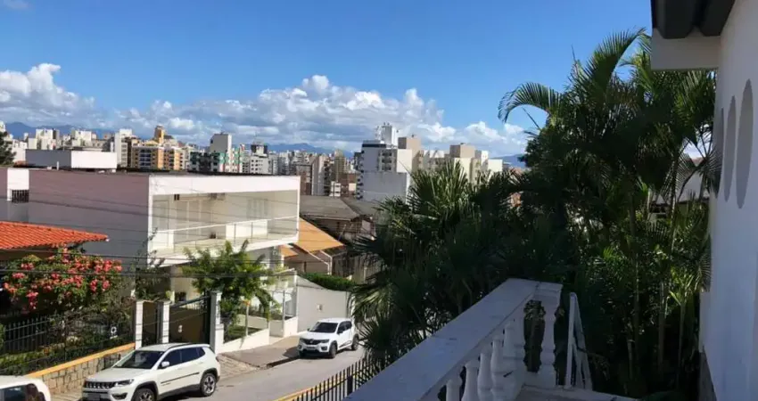 À venda | 175m² , 4 quartos, 2 vagas de garagem - Próximo ao Beira Mar Shopping