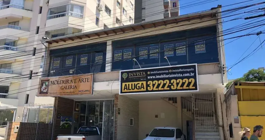 Sala (sobreloja) comercial com 300m² de área privativa localizada na av. hercílio luz.