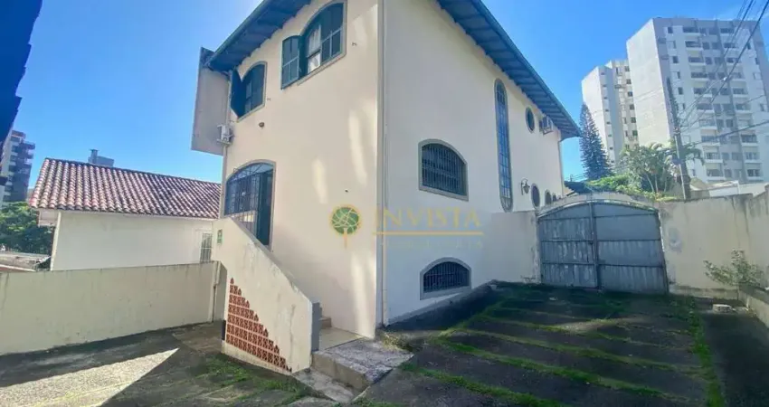 Próximo ao beiramar shopping, 2 pavimentos e 4 quartos - à venda.