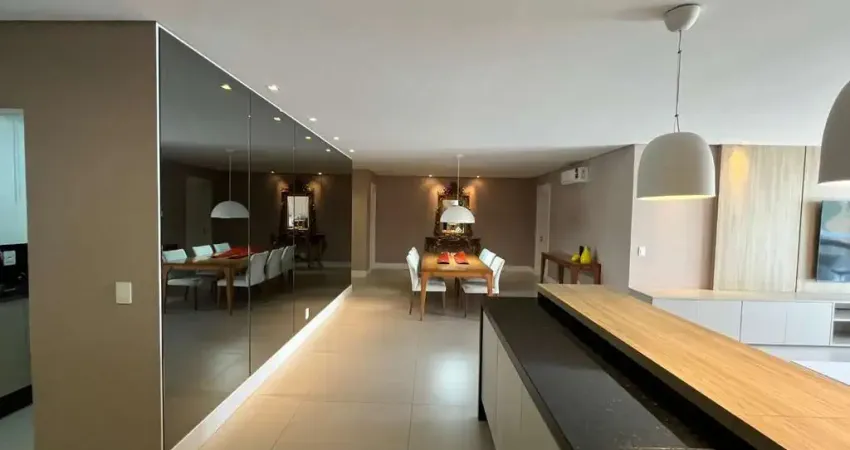 À venda | Quay Luxury Home Design, Alto padrão, condomínio clube, 197 m², 3 quartos e 2 vagas de garagem - Jurerê Internacional, em Florianópolis.