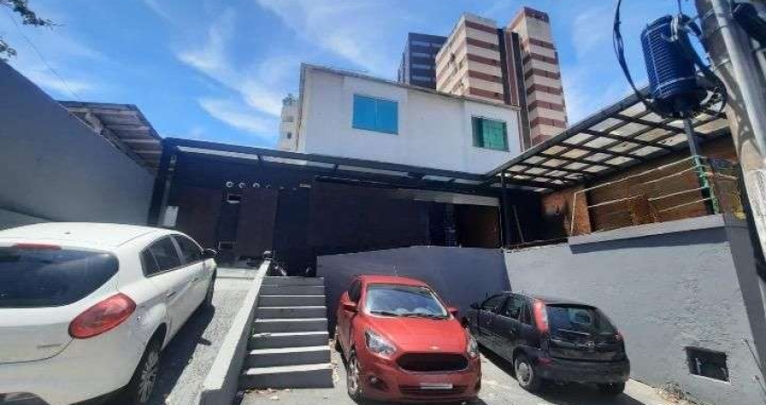 Casa comercial semi mobiliada com 3 salas, recepção e 3 vagas no Centro - Locação em Florianópolis