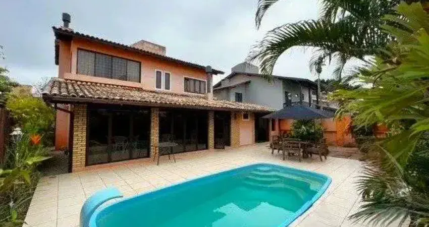 Espaço gourmet, piscina, 3 quartos e 2 vagas na praia de Jurerê Internacional - À venda em Florianópolis