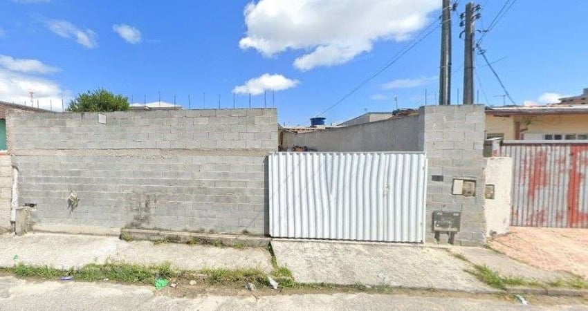 À venda | 4 quartos, amplo quintal com piscina e 2 vagas de garagem - Ipiranga, São José.