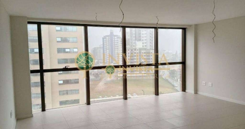 Sala Comercial com 35,47m² e 1 vaga no Estreito - À venda em Florianópolis.