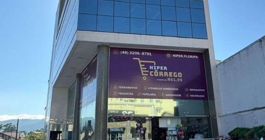 Andar alto com 259m² e 3 vagas para - Locação no Córrego Grande.