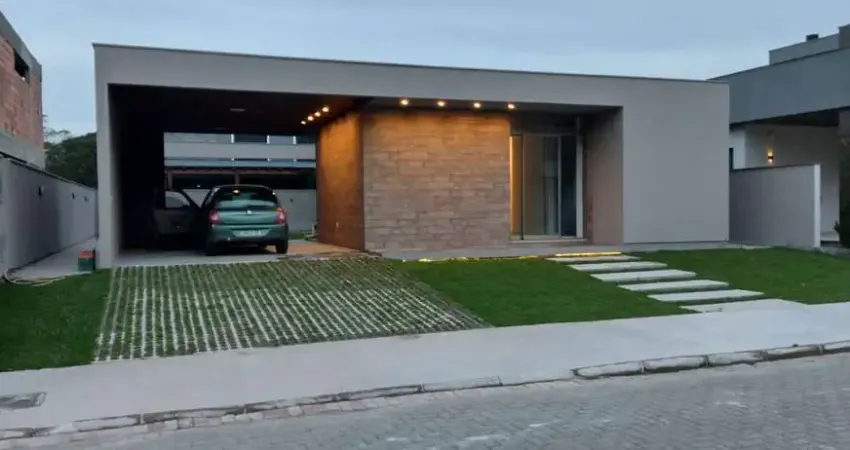 Á venda | Condomínio fechado, 170 m², churrasqueira e 2 suítes - Villa Ratones, em Florianópolis.