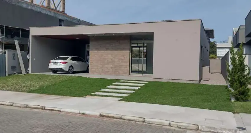 Á venda | Condomínio fechado, 170 m², churrasqueira e 2 suítes - Villa Ratones, em Florianópolis.