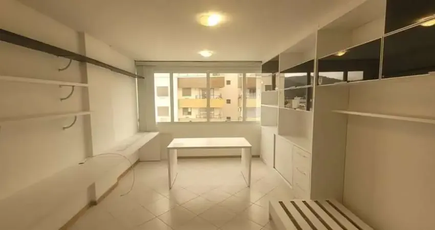 Sala comercial com 1 sala à venda na Rua Cônego Bernardo, 101, Trindade, Florianópolis