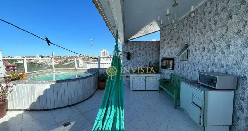 Triplex com terraço privativo, hidromassagem e 3 quartos à venda no jardim atlântico.