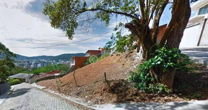 Terreno à venda na Rua Douglas Seabra Levier, 129, Trindade, Florianópolis