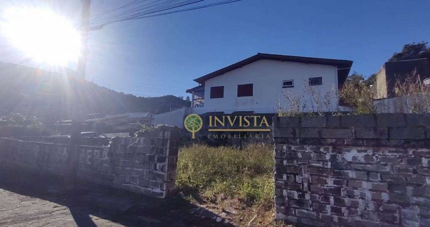 Terreno de 273m² com projeto aprovado - À venda no Saco dos Limões.