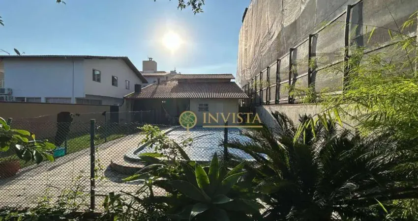 Viabilidade comercial e residencial, área externa com churrasqueira e piscina e 4 quartos à venda em biguaçu próximo ao colégio educar.