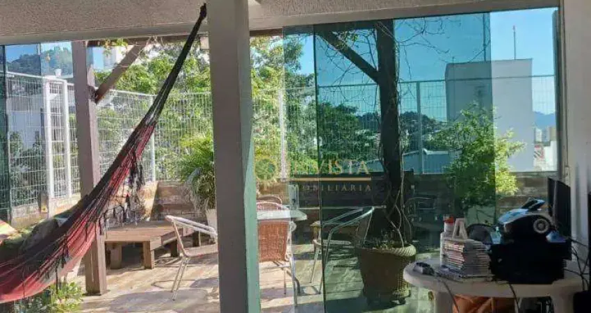 À venda | Terraço privativo, 3 quartos e 1 vaga - Próximo à UFSC, na Carvoeira.