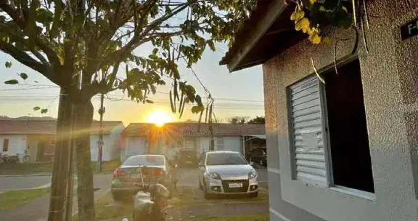 À venda | 40 m², 2 quartos e 1 vaga de garagem - Condomínio Fechado, em Palhoça.
