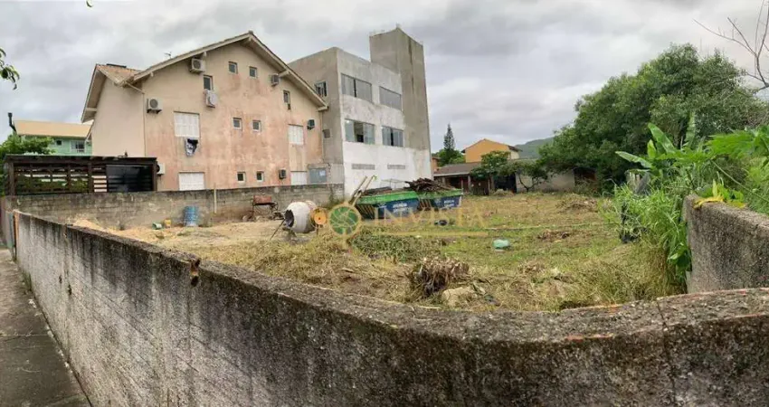 Terreno com 420m² à venda na Cachoeira do Bom Jesus.