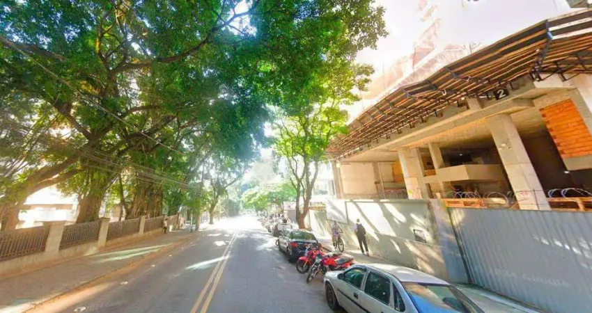 Novo com 3 suítes, sacada com churrasqueira e 2 vagas de garagem à venda no Centro.
