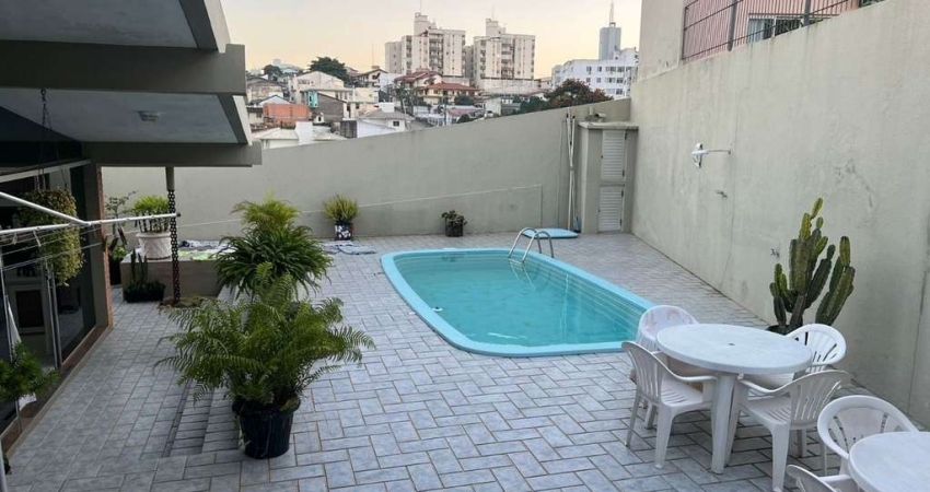 Alto padrão com 4 quartos e espaço gourmet com churrasqueira à venda em Capoeiras.
