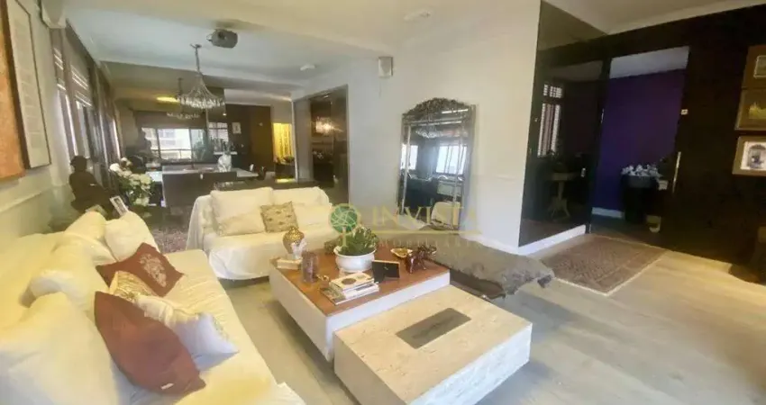 Semi mobiliado e reformado com 4 quartos, 4 vagas e sacada à venda no centro próximo ao beiramar shopping.