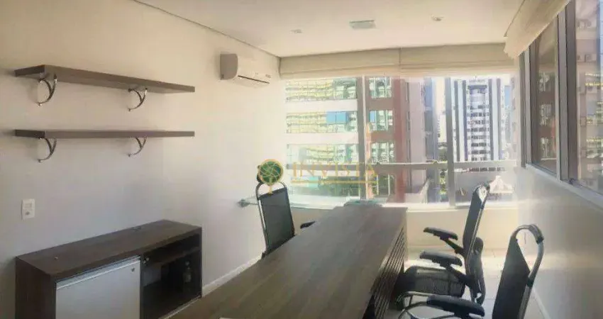 Sala comercial com 92m² e 2 vagas à venda no centro de florianópolis.