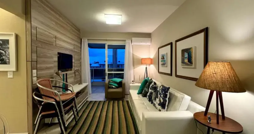 Mobiliado, sacada com churrasqueira, 2 quartos, 1 vaga e área de lazer completa à venda na praia brava.