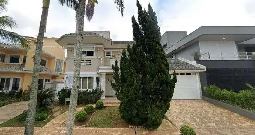 Alto padrão, piscina privativa, sauna, sala de jogos e 4 suítes à venda em jurerê internacional.