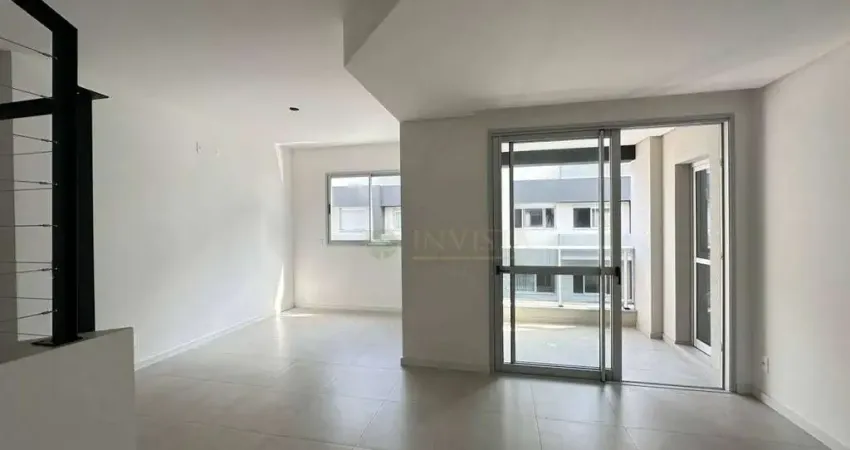 Apartamento duplex com 2 quartos à venda em florianópolis, sacada com churrasqueira e 2 vagas - bairro estreito.